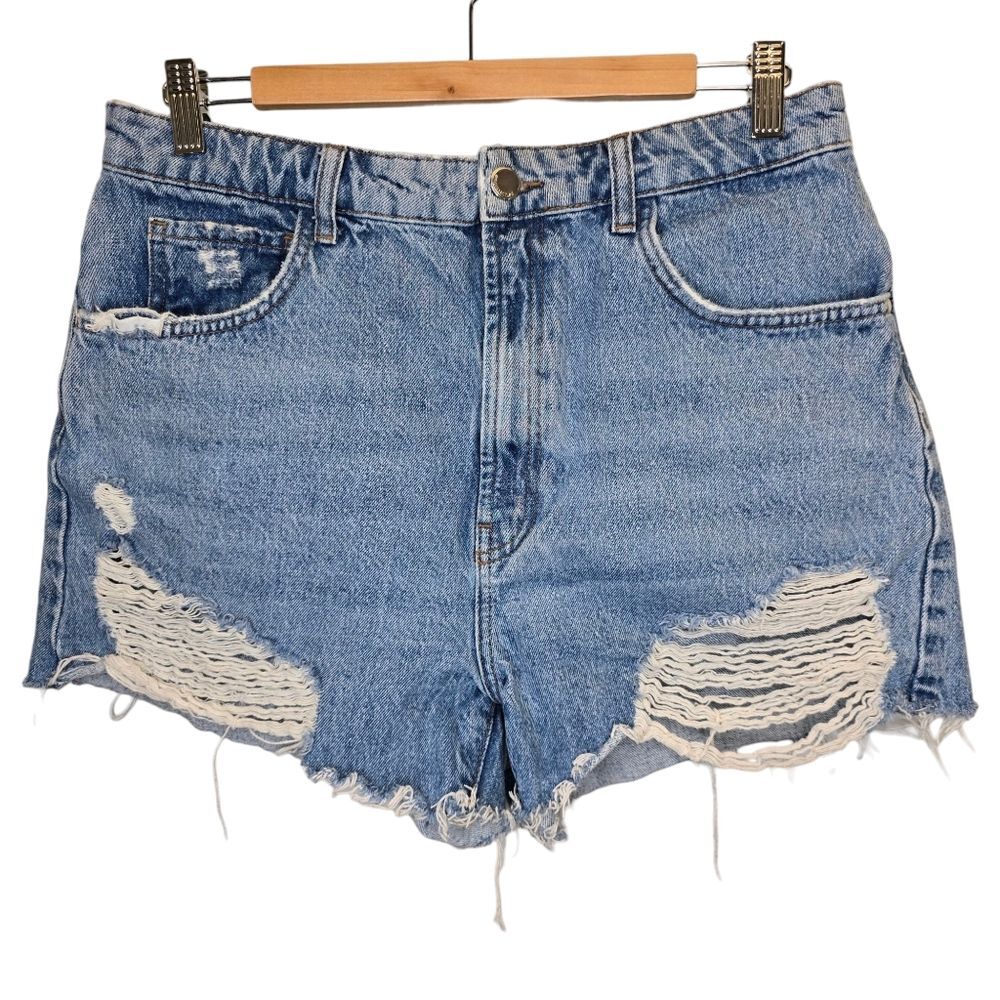 Zara Women's 12 Light Wash Blue Distressed Raw Hem Denim Shorts